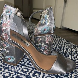 floral detail silver Steve Madden heels